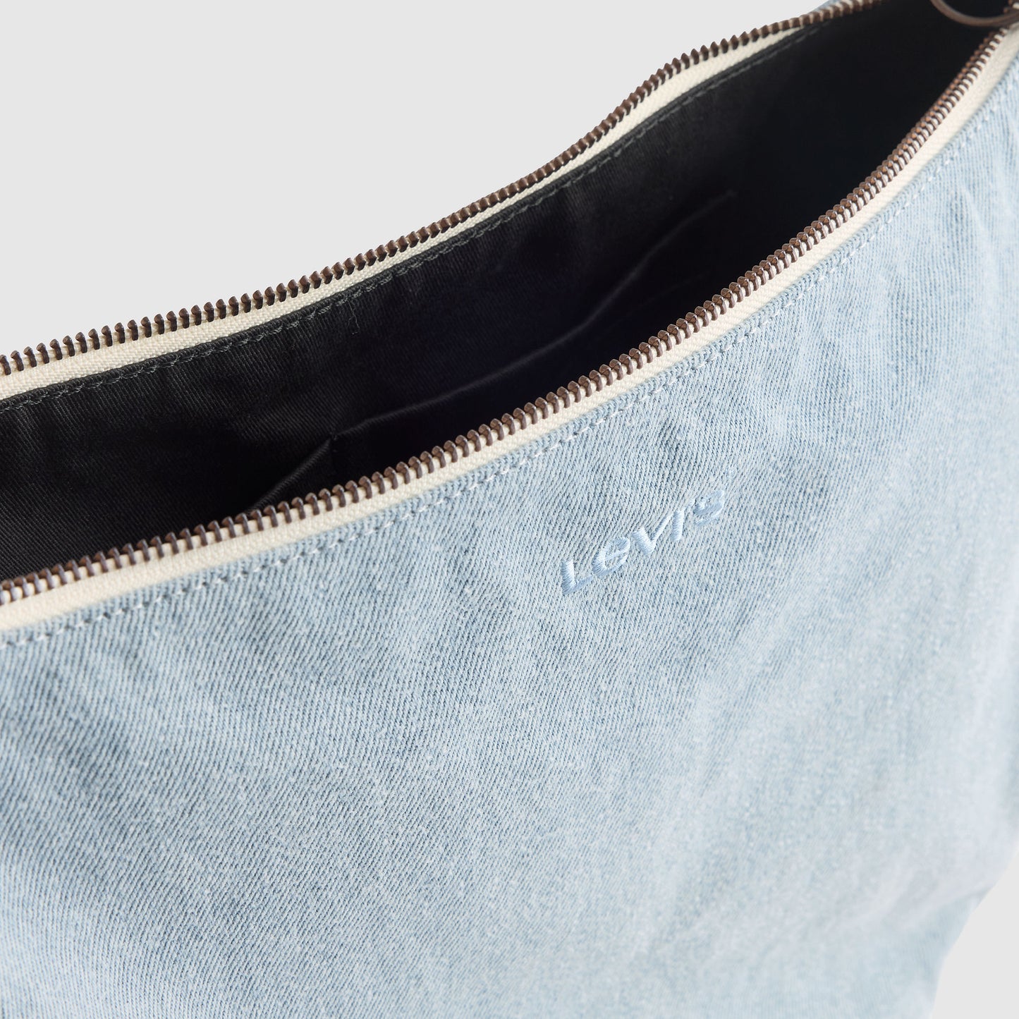 Levi's® Women's Brooklyn Medium Shoulder Bag