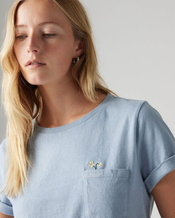 Levi's® Women's Graphic Margot T-Shirt 4