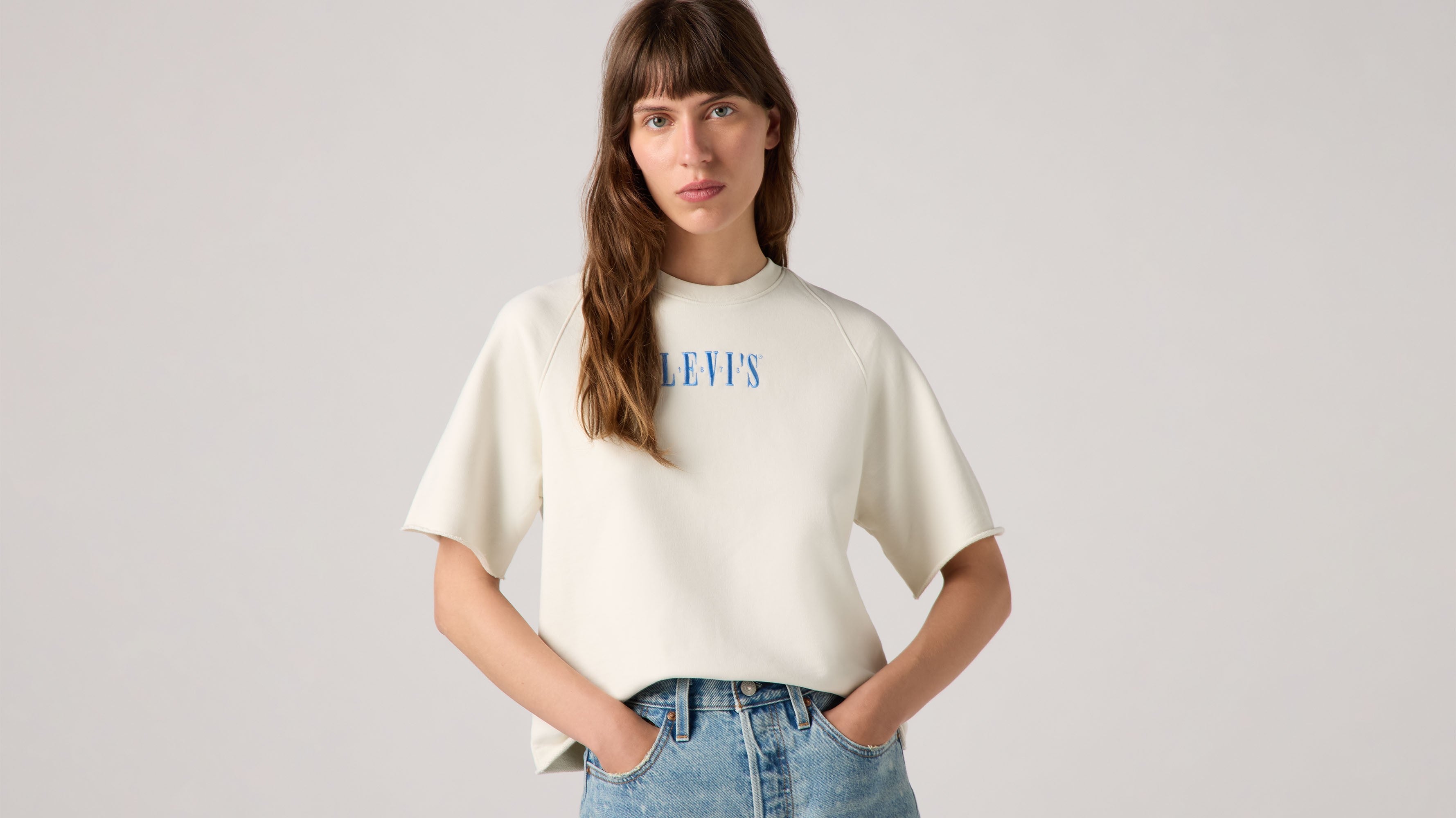 Levi's® Women's Diana Graphic Short-Sleeve Sweatshirt Egret