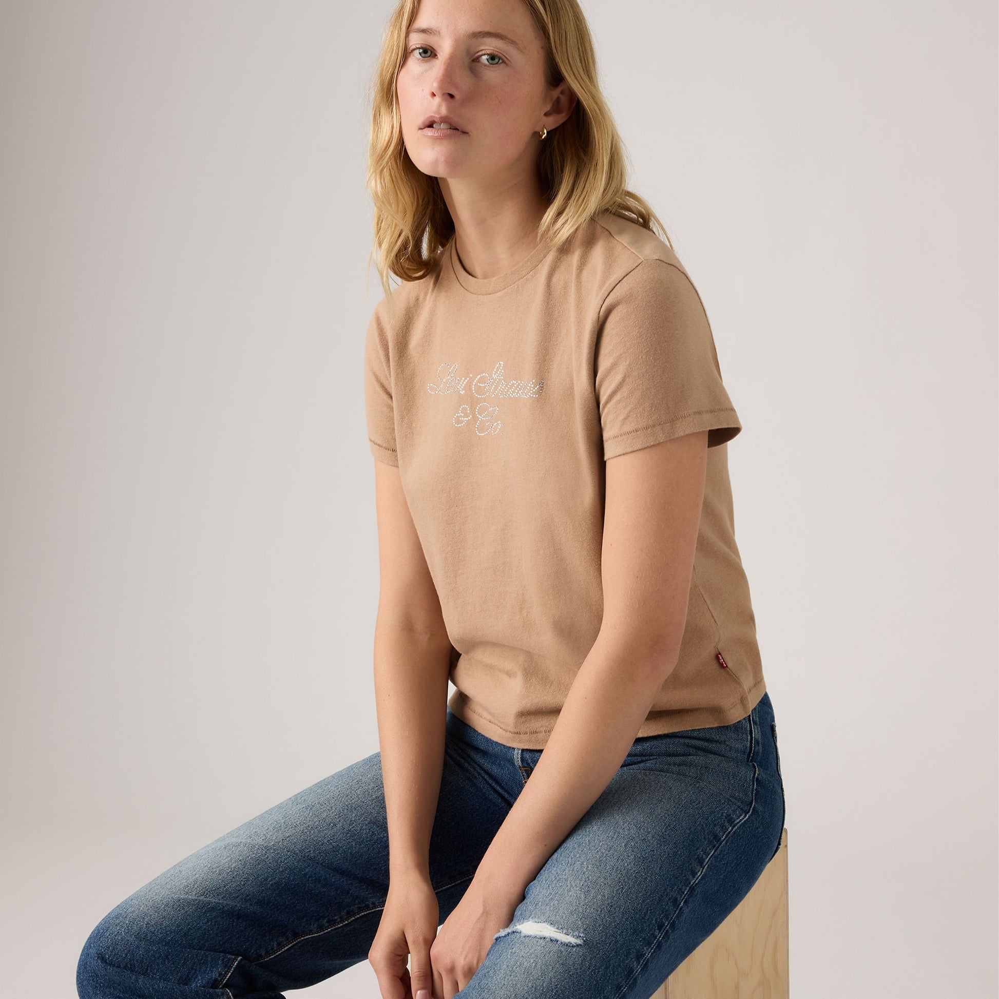 Levi's® Women's Graphic Classic Tee