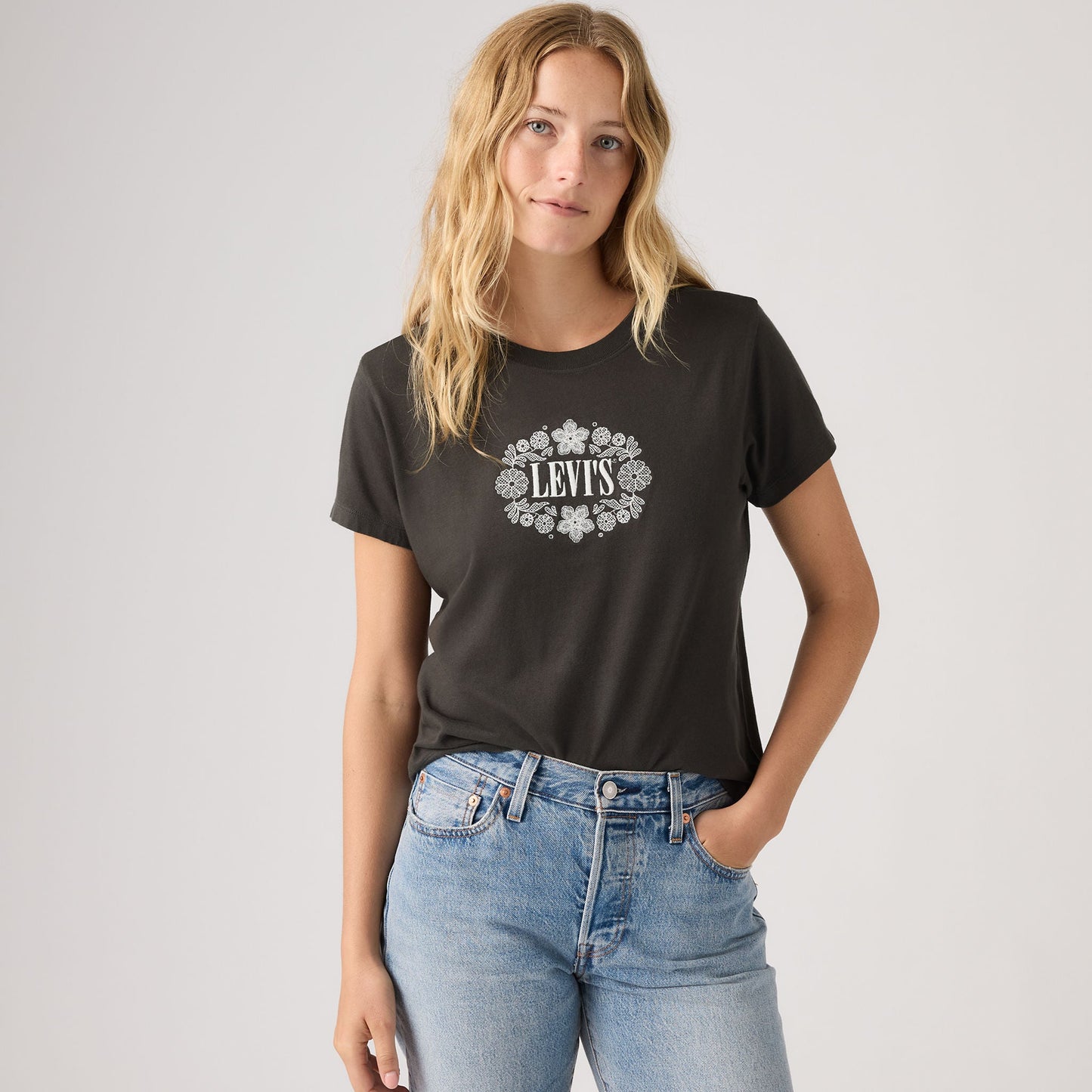 Levi's® Women's Graphic Vintage Tee