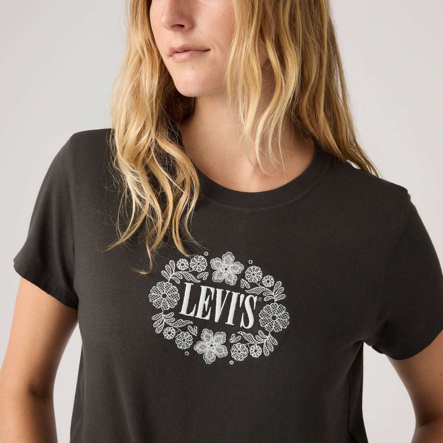 Levi's® Women's Graphic Vintage Tee