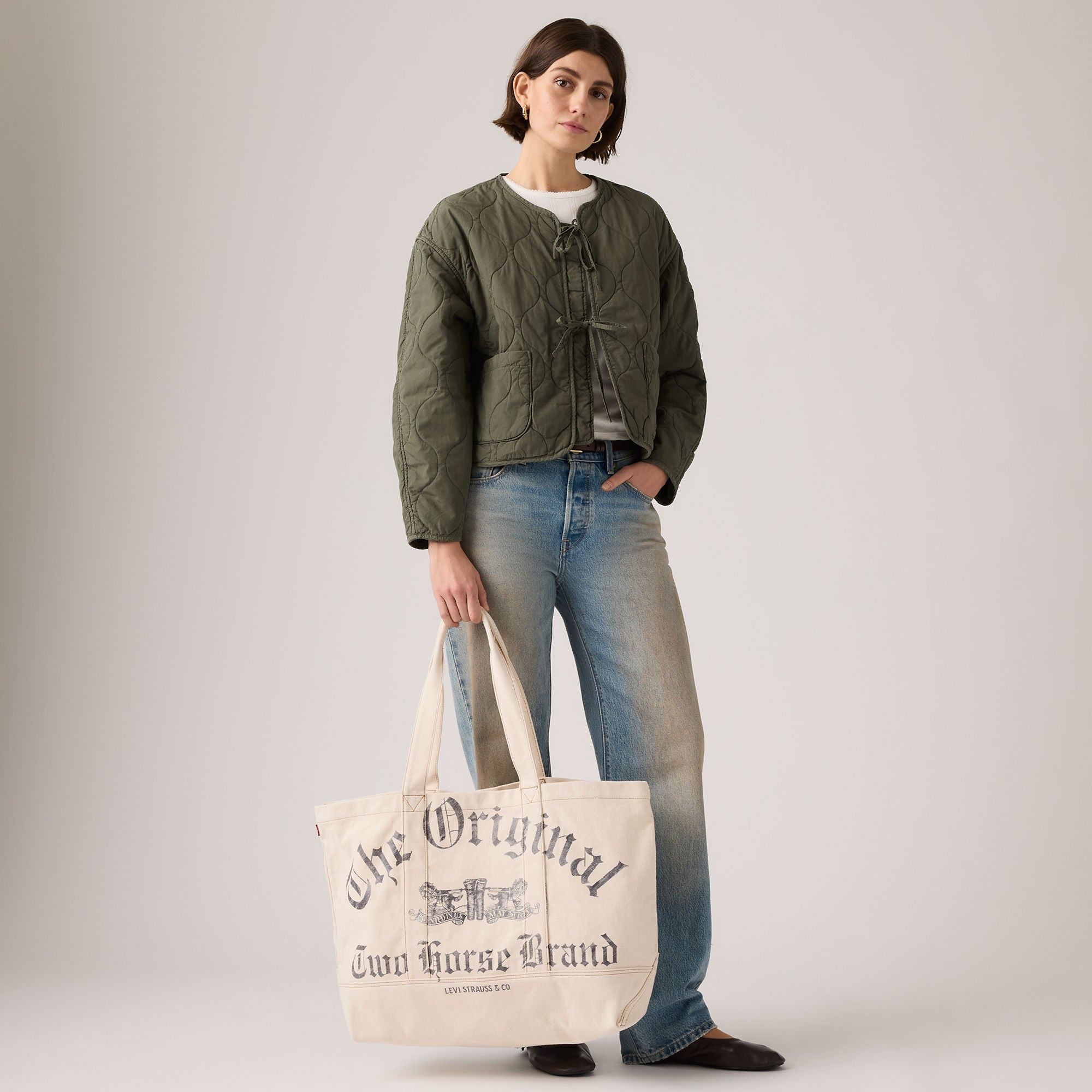 Levi's® Women's XL Graphic Tote Bag - Blue | Levi's MY